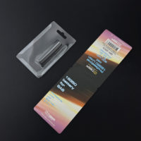 Emballage en blister transparent de forme personnalisée pour batterie, emballage en plastique pliable à trois volets avec carte en papier imprimée