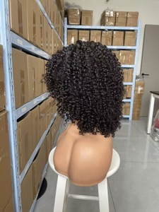 Parrucca corta brasiliana riccia capelli umani 230g <span class=keywords><strong>parrucche</strong></span> senza colla di colore naturale con frangia Remy vergine parrucca riccia fatta a macchina - Product Image 5