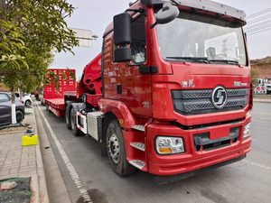 Camion <span class=keywords><strong>tracteur</strong></span> Shacman New M3000 6x4 <span class=keywords><strong>avec</strong></span> <span class=keywords><strong>grue</strong></span> à bras pliable robuste et semi-remorque à plateforme basse - Product Image 2