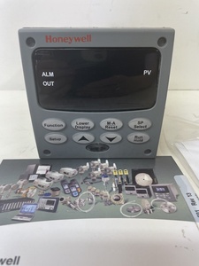 NOUVEAU - EN STOCK Contrôleur numérique universel UDC2500 DC2500 DC2501 UDC1200 UDC1700 UDC2800 UDC2500 DC2500 DC2501 UDC1200 UDC1700 UDC2 - Product Image 2