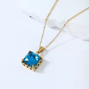Einfaches Design 18 Karat vergoldet Edelstahl Photo Square Zirkon Anhänger Familie Birth stone Halskette - Product Image 2