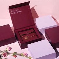 Boîte cadeau rigide magnétique personnalisée pour bijoux, emballage de luxe en papier bicolore pour collier, bague, boucles d'oreilles, logo personnalisé disponible