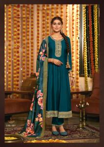 Top y pantalón de seda Vichitra pura Premium de nuevo diseñador con estampado digital con dupatta de encaje - Product Image 5