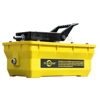 Pompe hydraulique pneumatique avec pédale et pression de travail de 70 mégapascals