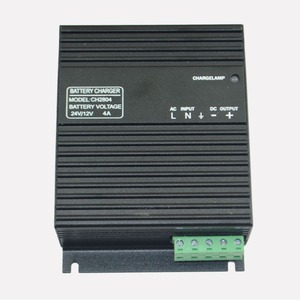 Cargador de Batería CH2804 12V 24V 4A Arranque Automático Uso Industrial Protección Contra Sobrecarga - Product Image 1