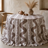 Nappe Ikat marron et blanc, motif géométrique en losanges et zigzags, style bohème, pour la décoration de la salle à manger et de la maison