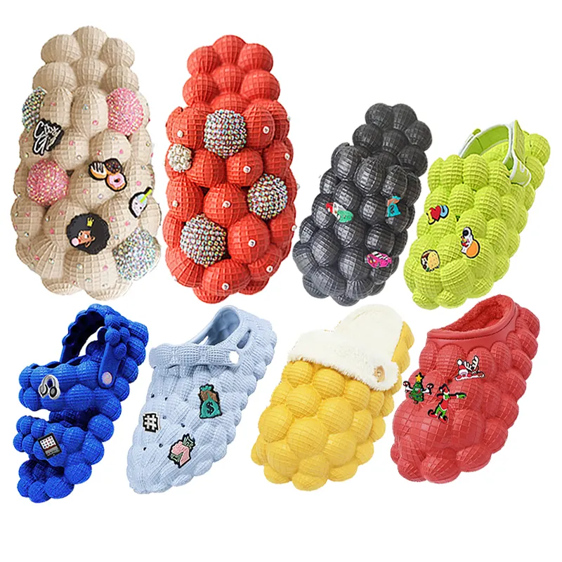 2023 TikTok TRENDY all'ingrosso personalizzato EVA massaggio peloso peluche strass pantofola bambini donna inverno Bling Bubble Slides con pelliccia