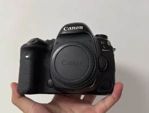 Cámara Digital <span class=keywords><strong>5D</strong></span> <span class=keywords><strong>Mark</strong></span> IV 90% Nueva, Cámara Profesional de 30MP con Sensor de Fotograma Completo y WIFI Integrado - Product Image 2