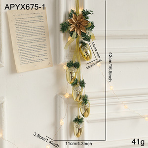 Adorno Navideño de Plástico Brillante con Forma de Piña para Colgar en Puertas y Ventanas, Creando un Ambiente Festivo - Product Image 6