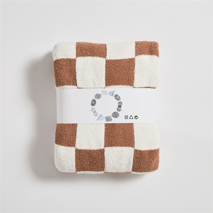 Top populaire personnalisé demi-polaire Ins bébé couverture confortable léger et portable avec motif géométrique en damier linge <span class=keywords><strong>de</strong></span> <span class=keywords><strong>lit</strong></span> hôtel - Product Image 6
