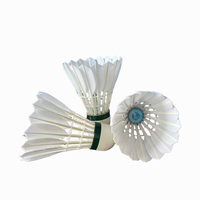 Volants de badminton en plumes de canard NO 10 - Volants d'entraînement professionnels - Fabriqués avec précision - Vol stable - Idéal pour la pratique