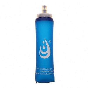 ขวดน้ำแบบนิ่มสำหรับตั้งแคมป์และเดินป่า ขนาด 550 มล. 650 มล. 750 มล. ทำจากโพลีเอสเตอร์  พร้อมโลโก้และสีที่กำหนดเองได้  ตัวอย่างฟรี - Product Image 5