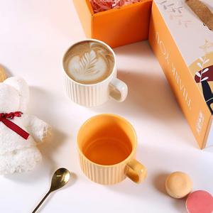 Juego de Regalo de Tazas de Café de Cerámica Hechas a Mano de Lujo, con Toalla y Cuchara con Diseño de Oso, Regalos Multifuncionales para Bodas, Cumpleaños y Eventos Empresariales - Product Image 6