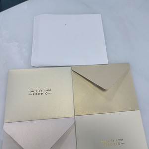 Sceau <span class=keywords><strong>de</strong></span> <span class=keywords><strong>peau</strong></span> <span class=keywords><strong>de</strong></span> papier d'art <span class=keywords><strong>de</strong></span> pulpe <span class=keywords><strong>de</strong></span> coton d'enveloppe blanche écologique personnalisable impression secrète pour le logo <span class=keywords><strong>de</strong></span> promotion commerciale - Product Image 2