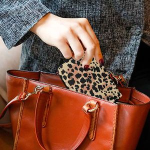 Tarjetero con estampado de leopardo de PU, billetera con cremallera, estuche compacto para tarjetas de identificación para mujer, uso diario - Product Image 6