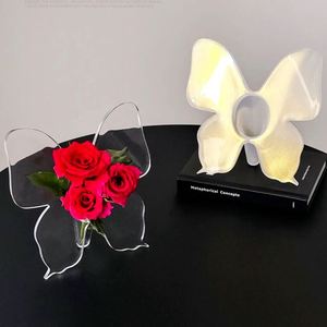 Vase de table en acrylique papillon style INS, ornement moderne et simple pour la maison, à des fins décoratives - Product Image 5