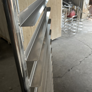 ब्रेक पहियों के साथ अनुकूलित स्तर वाणिज्यिक बेकरी रैक, आधा और पूर्ण शीट के लिए एल्यूमीनियम रैकिंग ट्रॉली भंडारण - Product Image 3