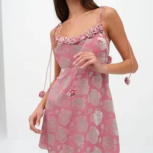רופה דה מולהר שמלת מיני סאטן פרחונית בהתאמה אישית עם עיצוב ורדים שמלת כתפיות ללא שרוולים