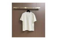 Nouveau modèle de t-shirt imprimé unisexe, respirant et confortable, idéal pour les tenues décontractées quotidiennes et les tenues de bureau.