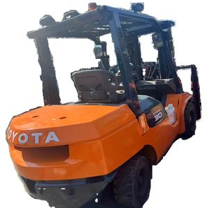 מלגזות טויוטה FD30 משומשות 3 טון לטיפול במטען הנמכרות היטב במלזיה - Product Image 1