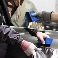 Raclette en plastique à bord en feutre, nouvelle tendance, avec tissu en feutre doux pour le covering automobile, les vitres, le papier peint et les autocollants. Vente en gros.