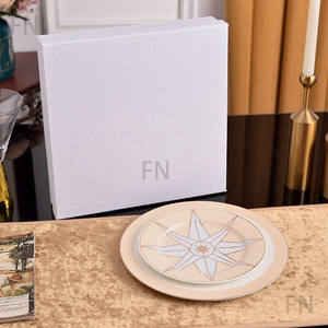 Assiette de présentation en porcelaine fine à motif floral européen, plat à steak en céramique pour mariages - Service de table en gros pour la restauration et la location - Product Image 4