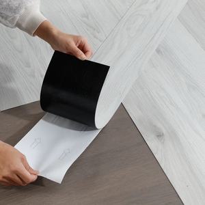 Baldosa de vinilo de lujo autoadhesiva 2,0 MM-3,0 MM de espesor impermeable ignífugo gris roble grano de madera PVC LVT suelo interior chino - Product Image 2