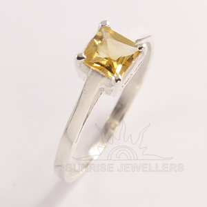 แหวนง่ามอัญมณีทรงเหลี่ยมเพชรพลอย Citrine ขนาด5มม. ธรรมชาติเลือกขนาดใดก็ได้ซัพพลายเออร์ขายส่ง925เงินสเตอร์ลิง - Product Image 1
