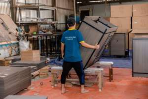 Elegantes muebles de escritorio de marca Motel 6-Tono de madera MDF + HPL Conjuntos de hotel con atractivo duradero-Muebles de hotel a medida en Vietnam - Product Image 5