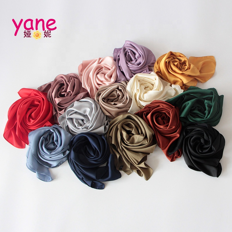 Оптовая продажа, высококачественный дизайн, атласная Цветочная бандана, головной убор, шарфы с принтом для женщин