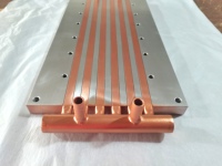Échangeurs de chaleur en cuivre et en aluminium personnalisés pour la réfrigération et l'échange de chaleur, plaques refroidies à l'eau sur mesure