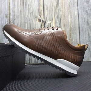 Chaussures décontractées pour hommes en cuir 2026 à enfiler, avec motif gaufré et semelle épaisse, collection automne - Product Image 4
