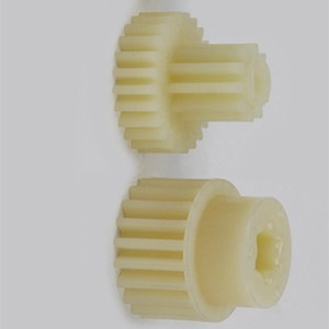 Engrenage hélicoïdal en plastique de précision de niveau 3 pour pièces de machines - Product Image 1