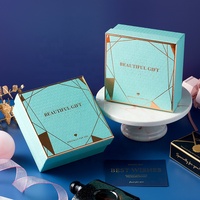 Boîte cadeau de luxe personnalisée avec matériaux recyclés, doublure en éponge, ruban, tailles personnalisables pour cadeaux de demoiselles d'honneur et tasses