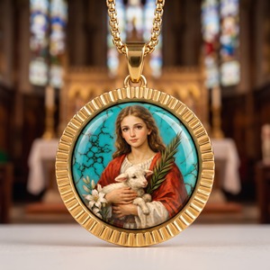 FORTUSYMBOL Collier en gros avec médaille catholique Sainte Agnès, bijoux en acier inoxydable, motifs personnalisables, cadeau religieux - Product Image 1