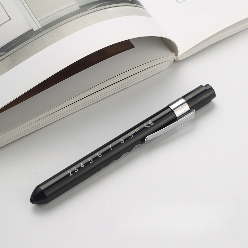 Luz blanca (apariencia negra)