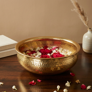 El encanto del cuenco Urli: velas flotantes y belleza floral. Cuenco Urli: celebra la vida con luz y flores. - Product Image 6