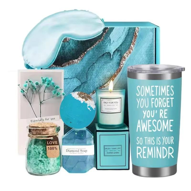 มีสีเขียวขุ่น