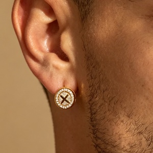 Boucles d'oreilles clous tendance en laiton avec zircon pour homme, idéales pour les soirées, plaquées or 18 carats et rhodium - Product Image 1