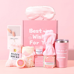 Cesto Regalo Festivo Natalizio <span class=keywords><strong>per</strong></span> Relax e Cura Personale, Ideale <span class=keywords><strong>per</strong></span> <span class=keywords><strong>Familiari</strong></span> e Amiche - Product Image 1