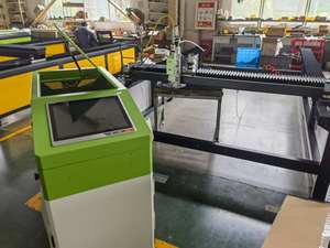 Prix bon marché bonne qualité AL <span class=keywords><strong>Rail</strong></span> 1500w/3000w/6000w/8000w <span class=keywords><strong>Machine</strong></span> de découpe laser portable 3015 - Product Image 5