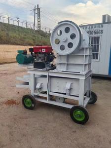 Tragbarer mobiler Backen brecher mit Rädern und Motorgetriebe-SPS für hoch effiziente Steinbrech ung Max.10t/h Kapazität - Product Image 5