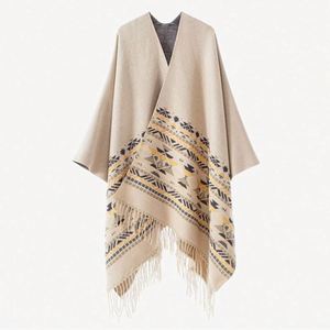 Ponchos et capes mexicains classiques en laine longue pour femmes, chauds pour l'hiver, à capuche ouverte, avec pompons, pour activités de plein air - Product Image 6