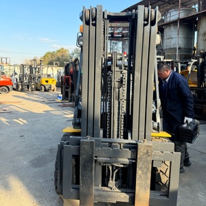 Used Good Condition 3 Ton Komatsu Diesel Forklift Two/Three Stage Mast 1000mm Fork Length Original Japanese Engine TCM Model - Product Image 1