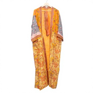 Vente en gros à bas prix, 100% soie satinée, élégant, luxueux, floral, col en V, respirant, manches longues, fermeture à cordon, kimono, maillot de bain - Product Image 1