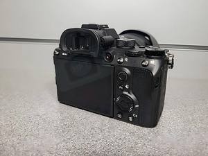 Cámara Digital DSLR Profesional HFT <span class=keywords><strong>A7</strong></span> <span class=keywords><strong>III</strong></span> + Lente G OSS de 24-105 mm, Video UHD 4K de Fotograma Completo, Tarjeta SD, Venta al por Mayor - Product Image 4