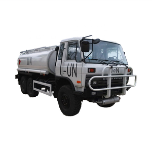 Nouvelle condition Dongfeng 4x4 tout route transmission manuelle <span class=keywords><strong>camion</strong></span>-<span class=keywords><strong>citerne</strong></span> 5001-10000L <span class=keywords><strong>volume</strong></span> du réservoir pour le transport de l'eau - Product Image 6