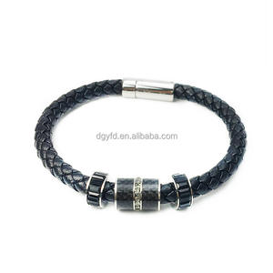 Pulsera personalizada <span class=keywords><strong>de</strong></span> fibra <span class=keywords><strong>de</strong></span> carbono para <span class=keywords><strong>hombre</strong></span>, <span class=keywords><strong>cordón</strong></span> <span class=keywords><strong>de</strong></span> cuero negro, cierre <span class=keywords><strong>de</strong></span> acero inoxidable con joyería <span class=keywords><strong>de</strong></span> circonia cúbica - Product Image 5