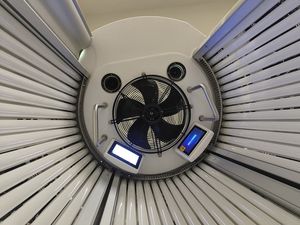 Cabine de bronzage F11 la plus vendue avec 54 lampes de bronzage Cosmedico, <span class=keywords><strong>Solarium</strong></span> vertical pour salle de sport, Lits de bronzage sur pied - Product Image 4