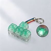 Porte-clés LED en acrylique personnalisé avec impression UV motif dessin animé forme carrée - Jouet anti-stress pour clavier